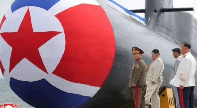 उत्तर कोरिया ने किया परमाणु पनडुब्बी का अनावरण