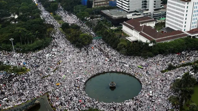 Biểu tình ngày 4/11