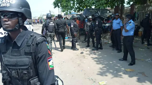 Awọn ọlọpa to wa ni Alaba