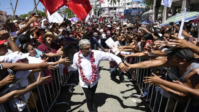 Lopez Obrador'a sosyal medyada bilinmedik bir destek kampanyası başlatıldı.
