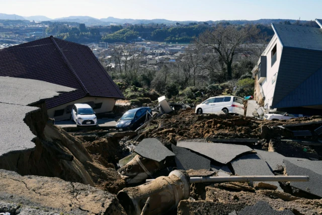 Gempa, tsunami, Jepang