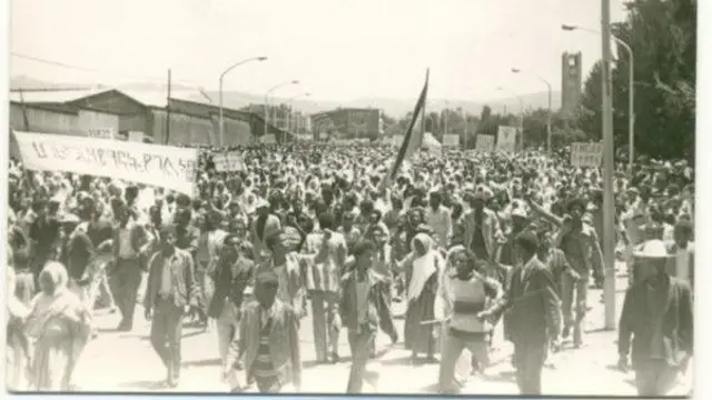 Romantika jinsiy aloqa Toliq figurali yalangoch ayollar siyayotgan fotosuratlar