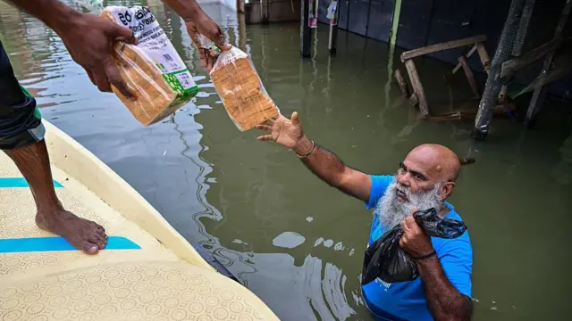 తుపాను దిత్వా, వరదలు శ్రీలంక