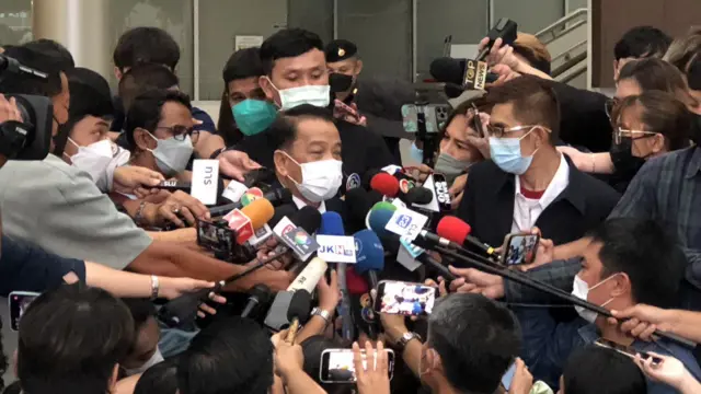 พลตรี วีระ