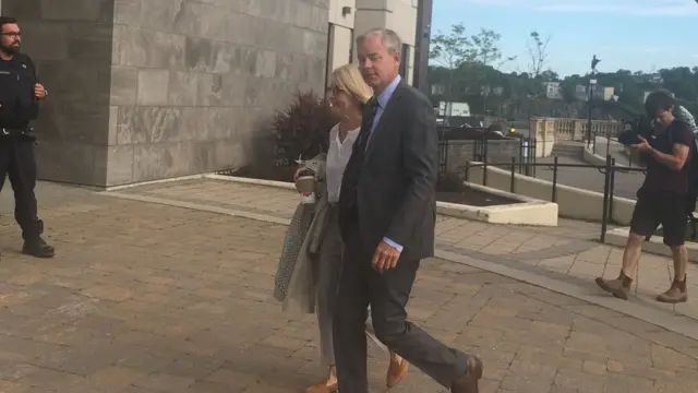 Dennis Oland fue absuelto por falta de pruebas concluyentes, pero el juez dijo tener dudas sobre su inocencia.