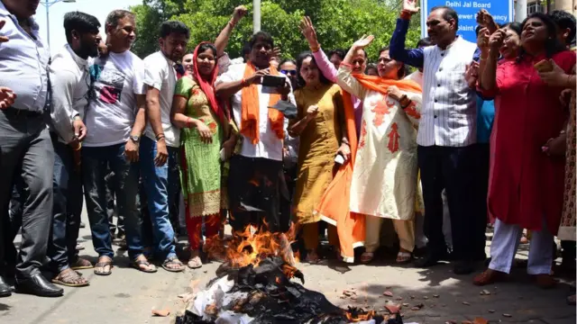 पानी की कमी के ख़िलाफ़ प्रदर्शन