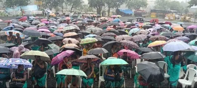 या महिलांनी मुंबईत भरपावसात आंदोलन केलं होतं. (संग्रहित छायाचित्र)