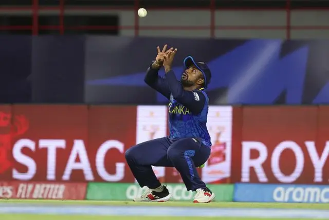 ශ්රී ලංකා කණ්ඩායමට T20 ලෝක කුසලාන තරගාවලියේදී වැරදුනේ කොතනදැයි යන්න ගැන ගැඹුරින් සොයා බැලිය යුතු බව රොෂාන් අබේසිංහ කියා සිටියේය.