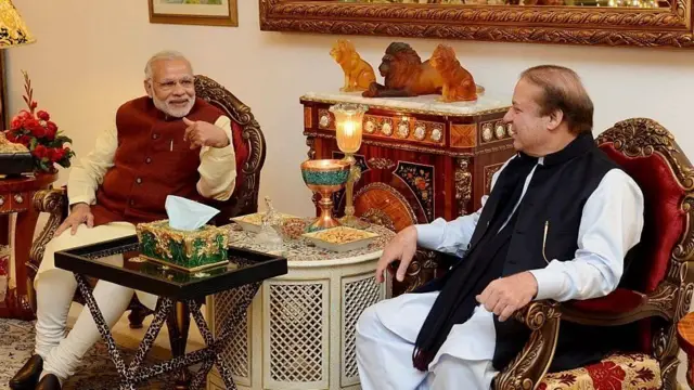 નરેન્દ્ર મોદી અને નવાઝ શરીફ