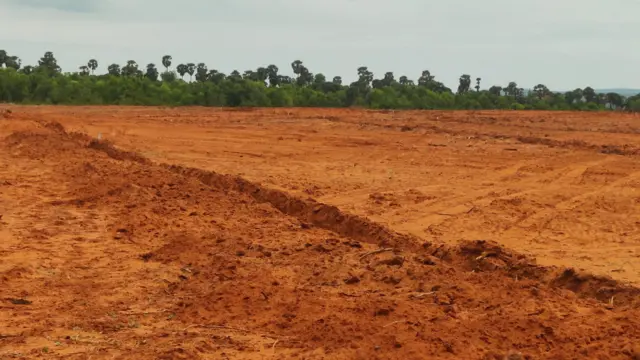 ఎర్రమట్టి దిబ్బలు 