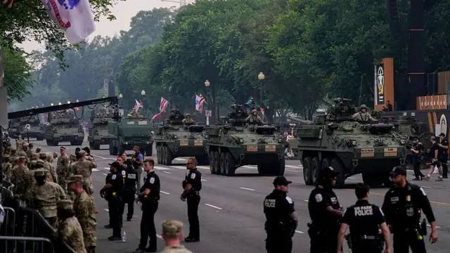 Washington'da tank ve askerler