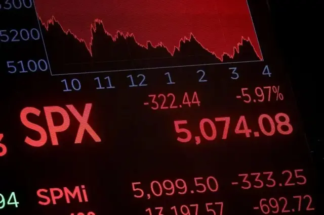 শুধু ভারতে নয়, বিশ্বের বিভিন্ন শেয়ার বাজারে সোমবার একই ছবি লক্ষ্য করা গিয়েছে।