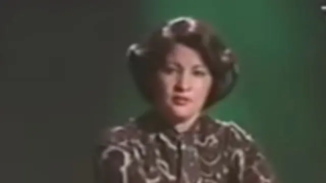 او از مدرسه آواز خوانی را آغاز کرد