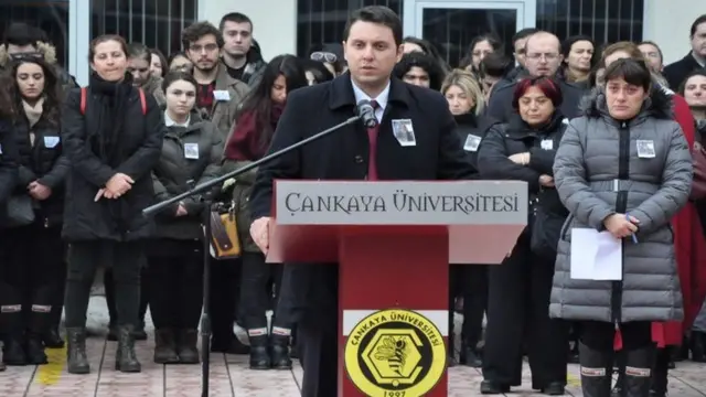 Çankaya Üniversitesi'nde, öldürülen araştırma görevlisi Ceren Damar Şenel için düzenlenen tören