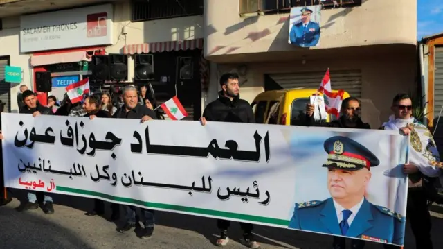 لافتات ترحيب في لبنان بانتخاب جوزاف عون