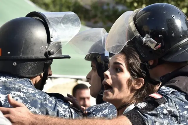 اعتراضات ضد دولتی