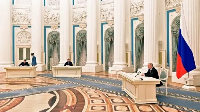 Pasechnik y Pushilin en una reunión con Putin