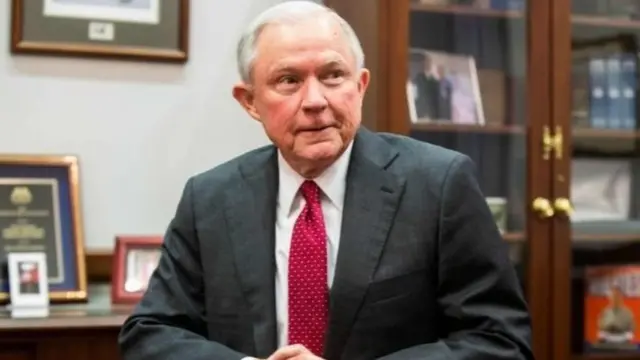 Sessions saat itu masih merupakan seorang senator, tidak mengungkapkan peristiwa yang terjadi di rumahnya itu dalam sidang konfirmasi di Senat, Januari lalu.