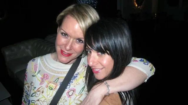 هيلمان، يسارا، وجانيت هوغارث