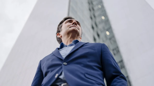 tinggi badan, tempat kerja, diskriminasi