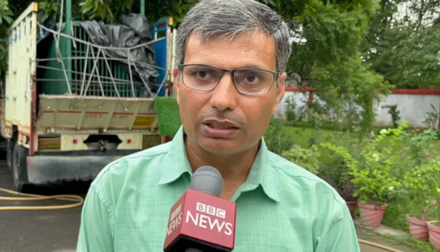 வனத்துறை அதிகாரி அஜித் பிரதாப் சிங் 