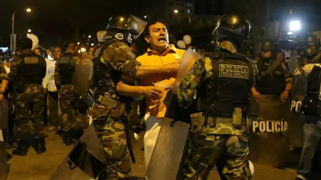 Protesta contra el indulto a Alberto Fujimori en Perú