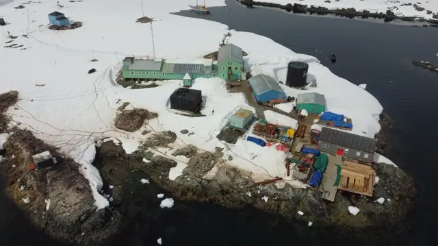 В Антарктичному центрі кажуть, що скоротили кошти на станцію до можливого мінімуму