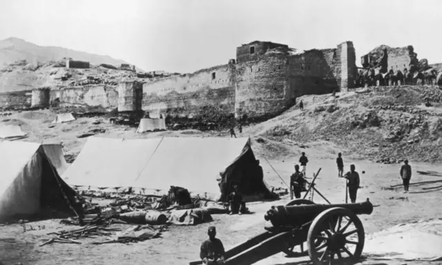 या लढाईनंतर रणजीत सिंह यांनी पेशावर ताब्यात घेतलं