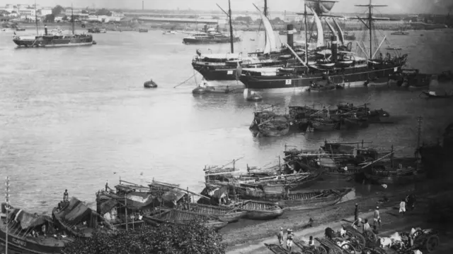 গঙ্গার জল ভাগাভাগির কথা প্রথম বলেছিল ব্রিটিশরা তিরিশের দশকে - হুগলীতে জলের প্রবাহ বাড়িয়ে কলকাতা বন্দরকে বাঁচানোর প্রস্তাব ছিল তাদেরই।