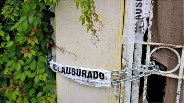 কোনো বাড়িতে মৃতদেহ পেলে এভাবে বন্ধ করে দেয় পুলিশ