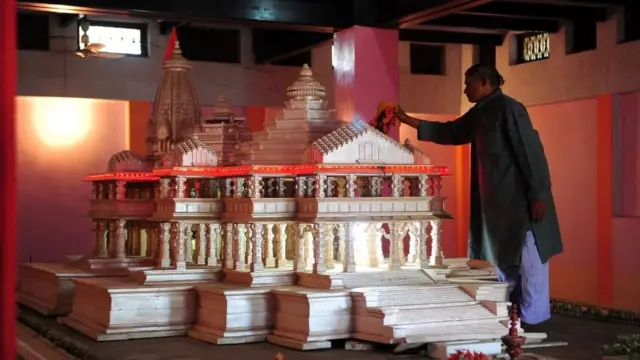 கோயில் கட்ட 300கோடி ரூபாய் வரை தேவை