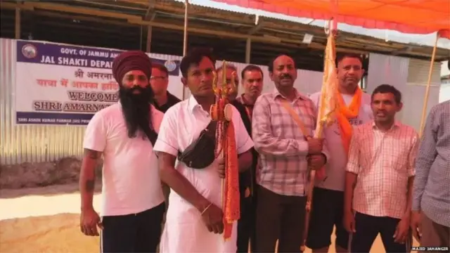 પંથા ચોક ટ્રાન્ઝિટ કૅમ્પ ખાતે પહોંચેલા યાત્રાળુઓ