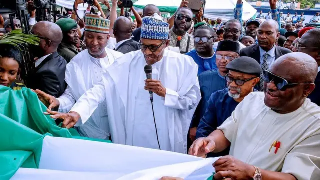 ...ranar Alhamis din ne shugaban Najeriya Muhammadu Buhari ya kaddamar da sabon ginin hada-hadar fasinjoji a filin jirgin saman Fatakwal da ke jihar Ribas.