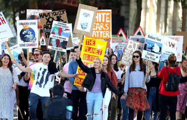 Mudaharaadayaasha Milbank ee London