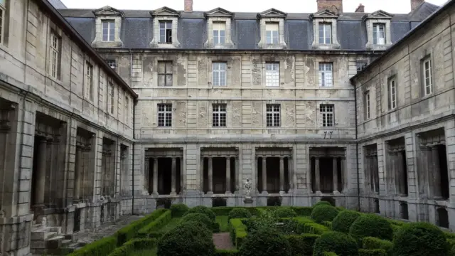 Абатство Святого Венсана в Санлісі