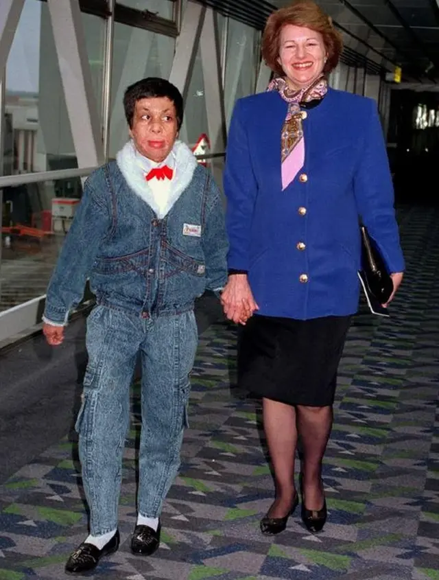 అమర్, ఎమ్మా