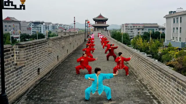 Mujeres practicando Tai Chi en China