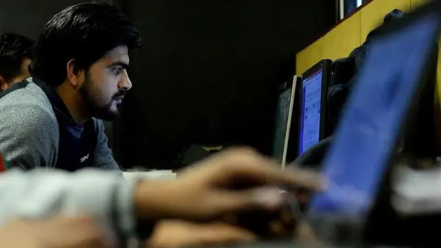 বিপুল সংখ্যক আইটি-কর্মী এইচ-ওয়ানবি ভিসায় মার্কিন যুক্তরাষ্ট্রে পাড়ি দেন-প্রতীকী ছবি