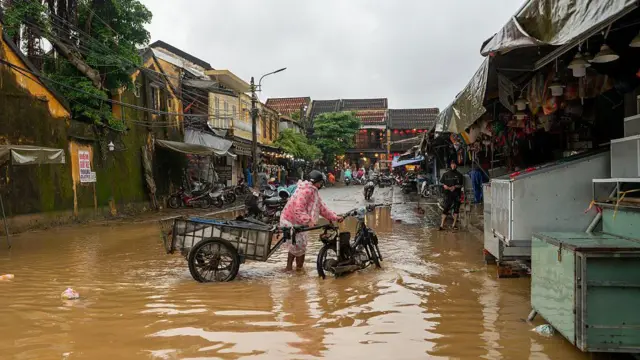 వియత్నాం, వరదలు