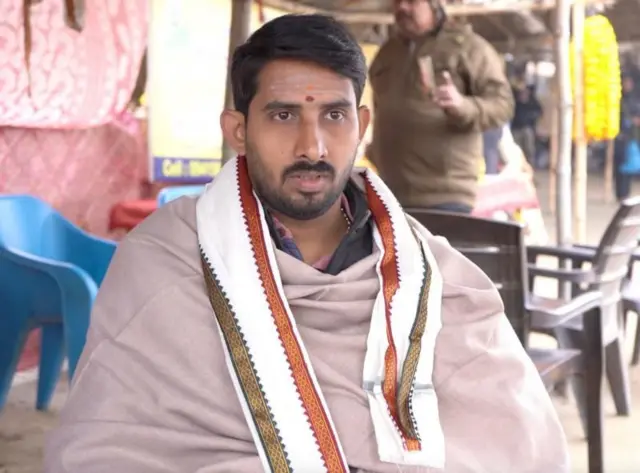 कुंभमेळा 4 ठिकाणी का होतो, याची माहिती तेलगू पुजारी यादवेल्ली चंद्रशेखरा प्रवीण शर्मा यांनी दिली