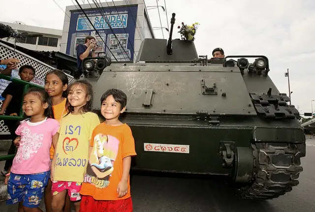 ภาพบรรยากาศหนึ่งวันให้หลังรัฐประหาร 19 ก.ย. 2549