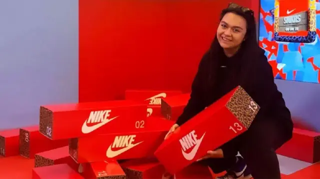 Emily menilai kepergian Kanye dari Nike tidak berdampak besar, jadi hal yang sama mungkin terjadi untuk Adidas.