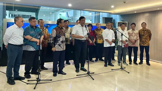 polemik kemitraan inti-plasma