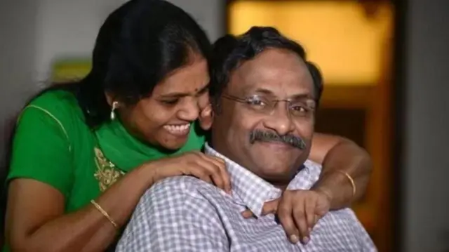 సహచరి వసంతతో సాయిబాబా