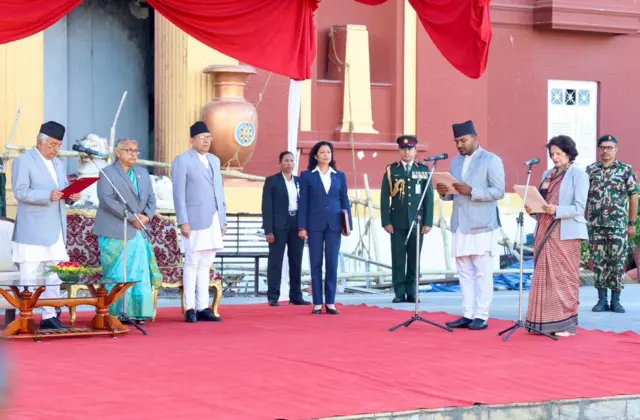 बब्लु गुप्ता शपथ लिँदै