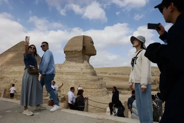 Mwonekano wa Great Sphinx pamoja na watalii waliozuru Misri, mnamo tarehe 14 Januari 2026.