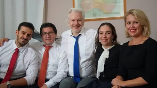 जूलियन असांज