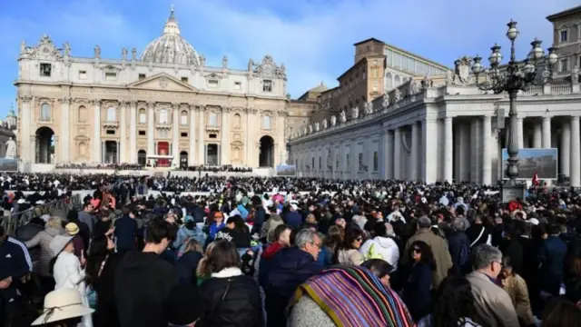 هزاران نفر در مراسم تشییع پاپ فرانسیس حاضر شدند