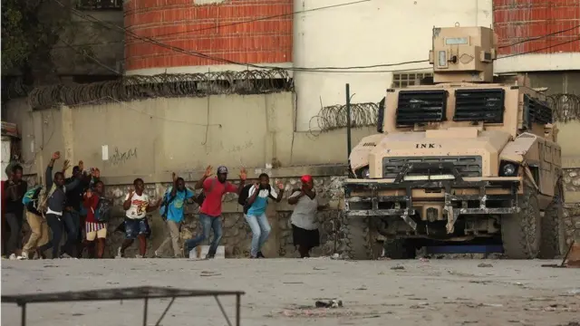 በሺዎች የሚቆጠሩ እስረኞች በታጣቂዎች እንዲያመልጡ ከተደረገ በኋላ መንግሥት የአስቸኳይ ጊዜ አዋጅ ደንግጓል