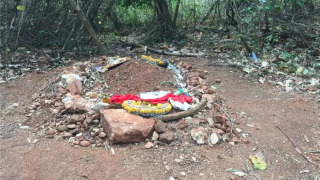 मधु की कब्र